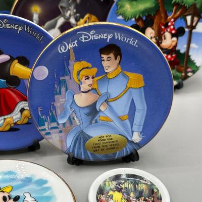 LOT 152B: Decorative Disney Plate Collection