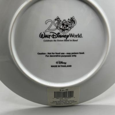 LOT 152B: Decorative Disney Plate Collection