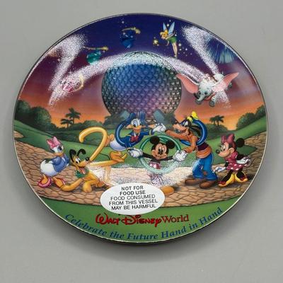 LOT 152B: Decorative Disney Plate Collection