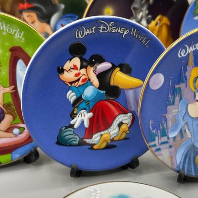 LOT 152B: Decorative Disney Plate Collection