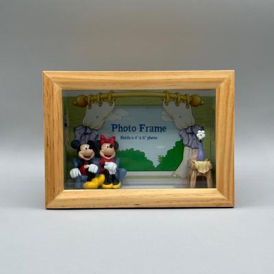 LOT 153B: Disney Photo Holder/Frame Collection