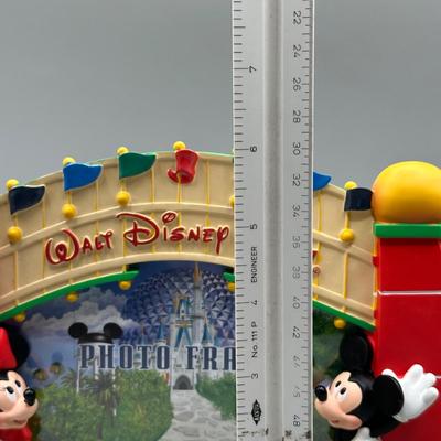 LOT 153B: Disney Photo Holder/Frame Collection