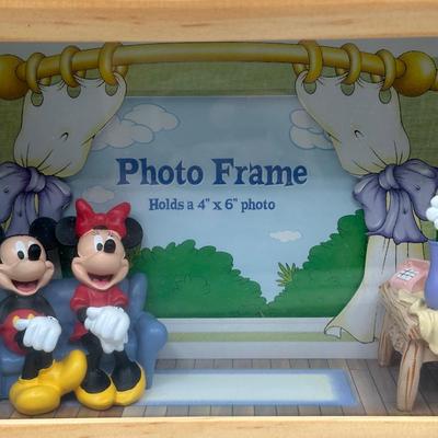 LOT 153B: Disney Photo Holder/Frame Collection