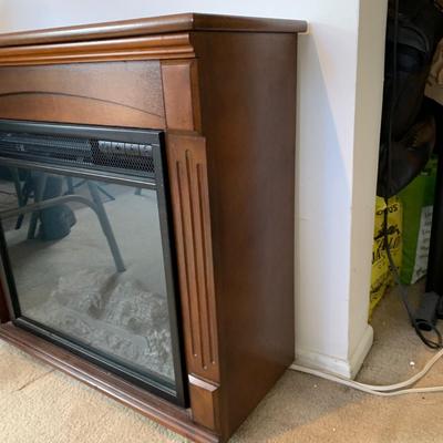 LOT 161 A: Twin Star International Electric Fireplace Model #18ll10GRA