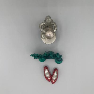 LOT 165 A: The Wizard of Oz Pewter Figurine Collection