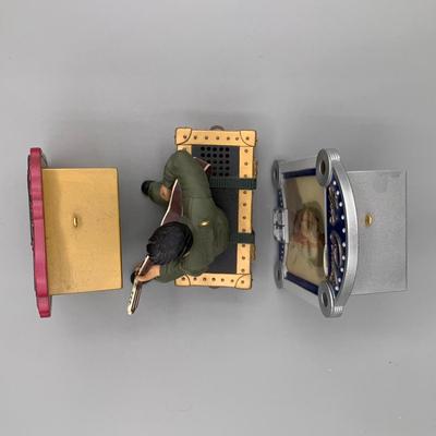 LOT 169 A: Elvis Presley Ornament Collection: Department 56 "Elvis Presley's Graceland", 1955 Cadillac Fleetwood, & More