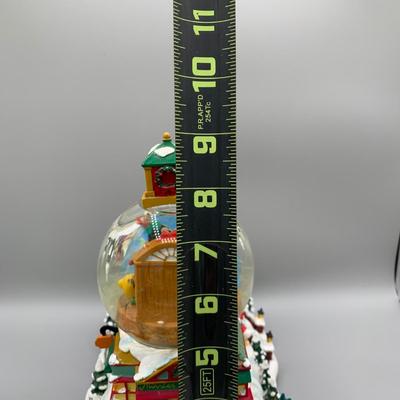 LOT 174 B: Disney 1999 Musical Snowglobe "Mickey's Clock Shop" Tune "Winter Wonderland"