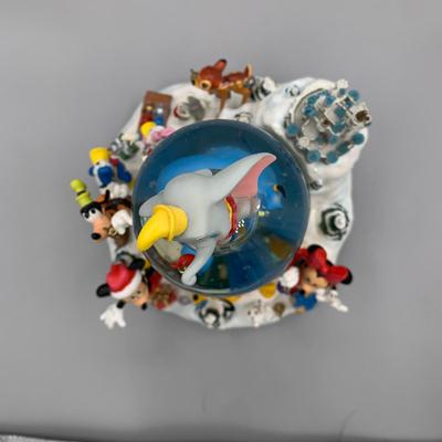 LOT 175 B: Disney Christmas Musical Snowglobe Tune "Deck The Halls"