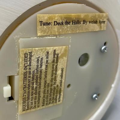 LOT 175 B: Disney Christmas Musical Snowglobe Tune "Deck The Halls"