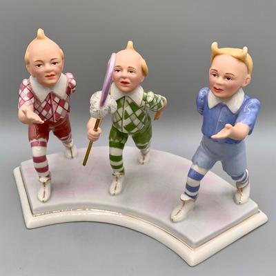 LOT 183 B: The Wizard Of Oz Collection by Lenox Lollipop Munchkins