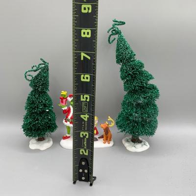LOT 195 B: Department 56 Dr. Seuss How The Grinch Stole Christmas "Cindy Lou Who's House" Set