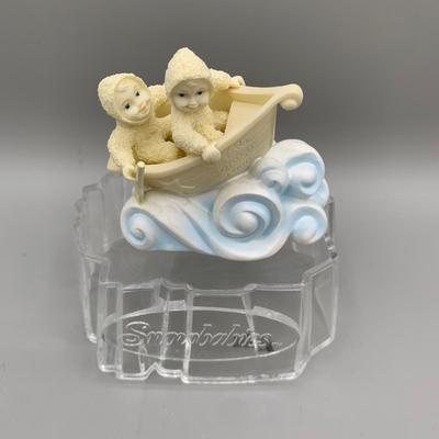 LOT 199 B: Department 56 Snowbabies "Frosty Frolic Castle", "Star Board 2000", "Gathering Stars In The...