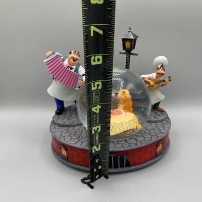 LOT 200 B: Disney Lady And The Tramp Tune "Bella Notte" Musical Snowglobe
