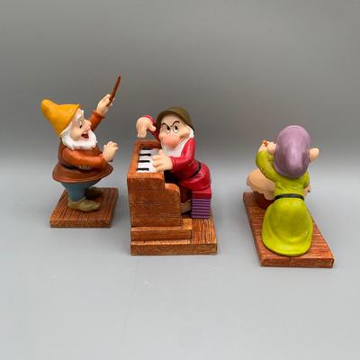 LOT 202 B: Disney Snow White And The Seven Dwarfs 65th Anniversary Collection by Enesco