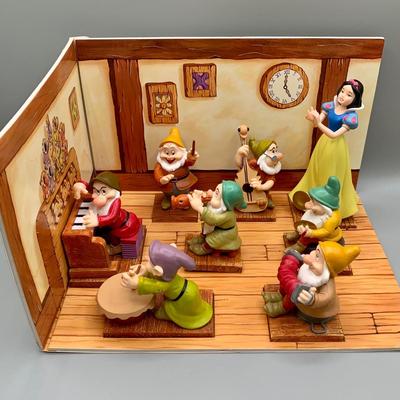 LOT 202 B: Disney Snow White And The Seven Dwarfs 65th Anniversary Collection by Enesco