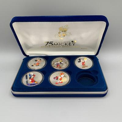 LOT 204 B: 75 Years With Mickey Silver Proof Medallions Collection ( 5 of 6 )
