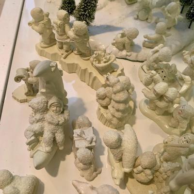 LOT 207 B: Large Department 56 Snowbabies Village Collection