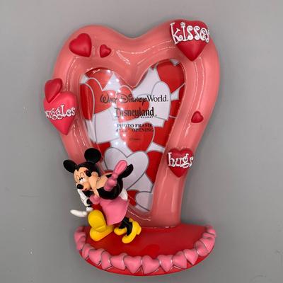 LOT 212 B: Disney Mickey And Minnie Valentines Day Frame Collection & 2003 Limited Edition Valentine Pin