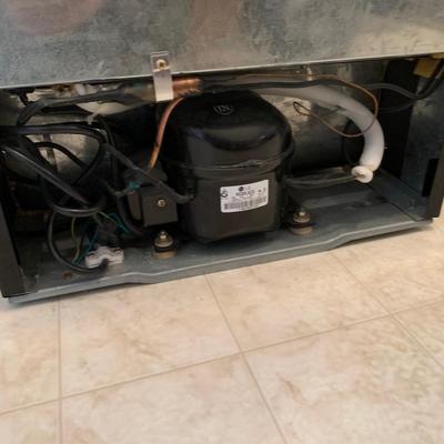 LOT 217 B: Igloo Mini Fridge Model #FR405