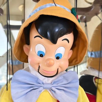 LOT 225B: Disney Classics Pinocchio Puppet w/ Stand