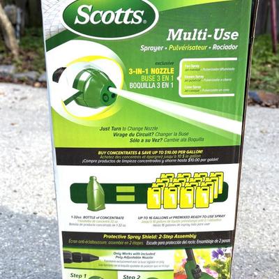 Set of 2 Sprayers - Scotts and Roundup