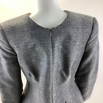 407 GEORGIO ARMANI 2pc. Women's Suit Size 40