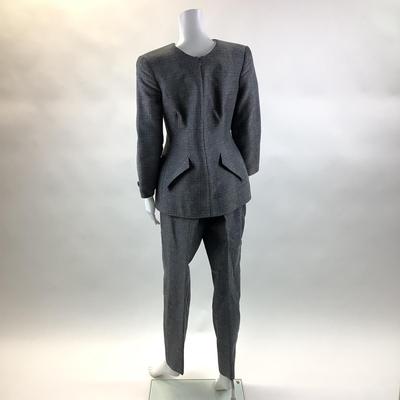 407 GEORGIO ARMANI 2pc. Women's Suit Size 40