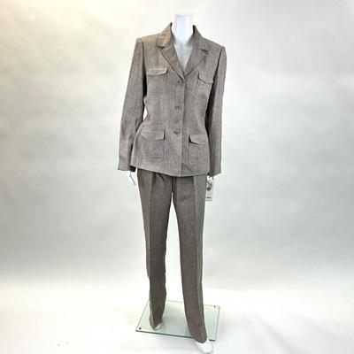 417 New with Tags ANNE KLEIN 2pc. Clay/White Suit Size 10