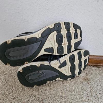 Two pair Women's size 9 Nike shoes