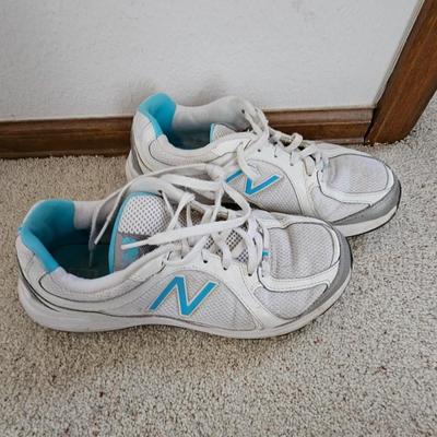 Two pair Women's size 9 Nike shoes