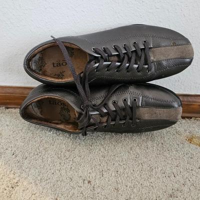 Taos & Ecco Women's shoes size 9 9.5