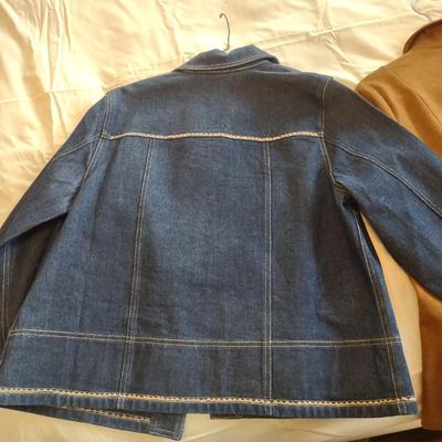 LADIES LIGHTWEIGHT JACKETS