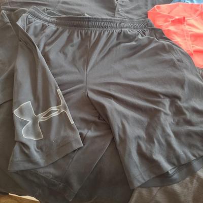 UNDER ARMOUR MEN'S SHORTS AND SHIRTS (XL)