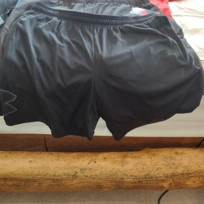 UNDER ARMOUR MEN'S SHORTS AND SHIRTS (XL)