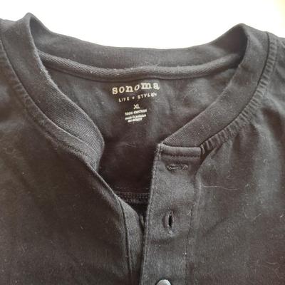 UNDER ARMOUR MEN'S SHORTS AND SHIRTS (XL)