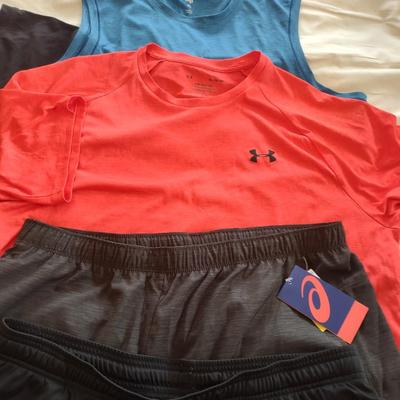 UNDER ARMOUR MEN'S SHORTS AND SHIRTS (XL)