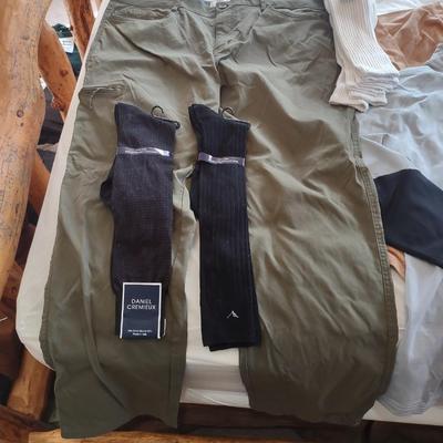 MEN'S UNDER ARMOUR AND GOODFELLOW SHIRTS (XL) WEATHERPROOF PANTS