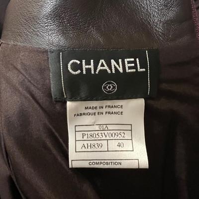 420 CHANEL BOUTIQUE La Petite Veste Noire Tweed Short Vest with Skirt