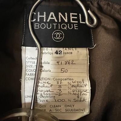 420 CHANEL BOUTIQUE La Petite Veste Noire Tweed Short Vest with Skirt