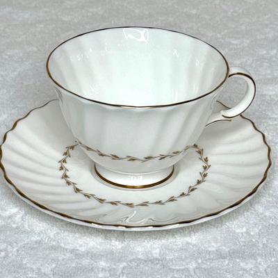 Royal Doulton English Fine Bone China Set - Adrian Pattern