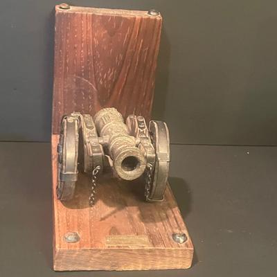 LOT; 1 Rustic Wooden Bookends with Cannon Repllcas, Brass Eagle Medallion, Stars and Stripes Drinking Glasses, Variety of Coffee Table...