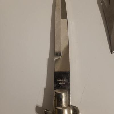 3 KNIVES