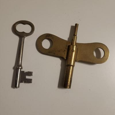 NRA COIN, STATE SENATE BADGE, VINTAGE DICE, SKELETON KEY AND MORE