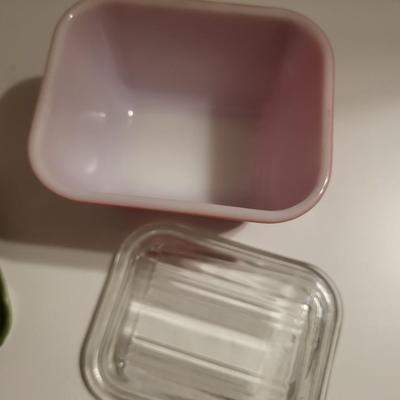 PYREX BOWL, FRIDGE DISH AND SHAKERS
