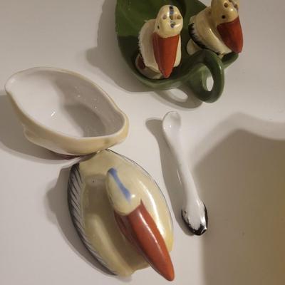 PYREX BOWL, FRIDGE DISH AND SHAKERS