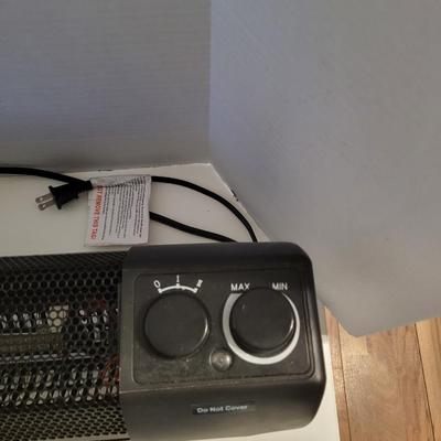 LIKE NEW HEAT WAVE ELECTRIC HEATER