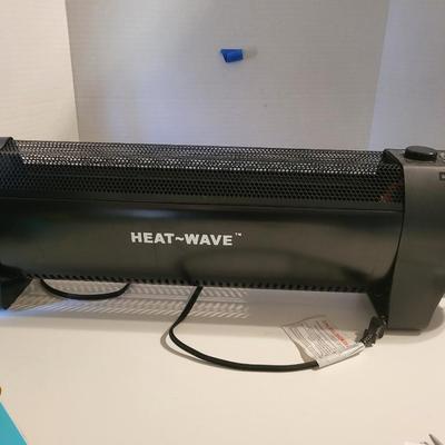 LIKE NEW HEAT WAVE ELECTRIC HEATER