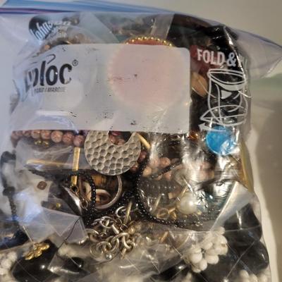 BROKEN OF MISSING PARTS FOR CRAFT OR REPURPOSE