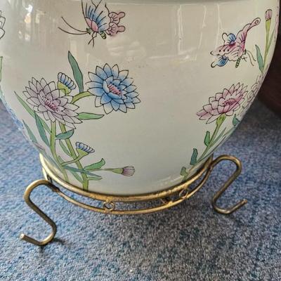 Planter pot with stand and plant rooter