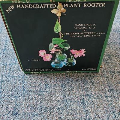 Planter pot with stand and plant rooter